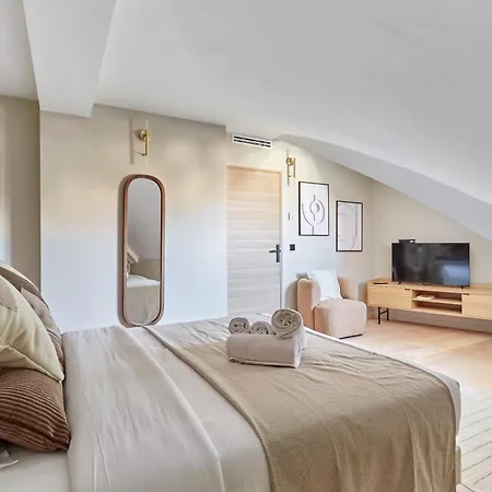 Grand Duplex - Arc De Triomphe Appartement Parijs