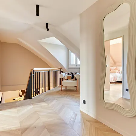 Grand Duplex - Arc De Triomphe Apartment *