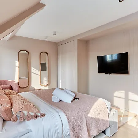 Grand Duplex - Arc De Triomphe Apartment *